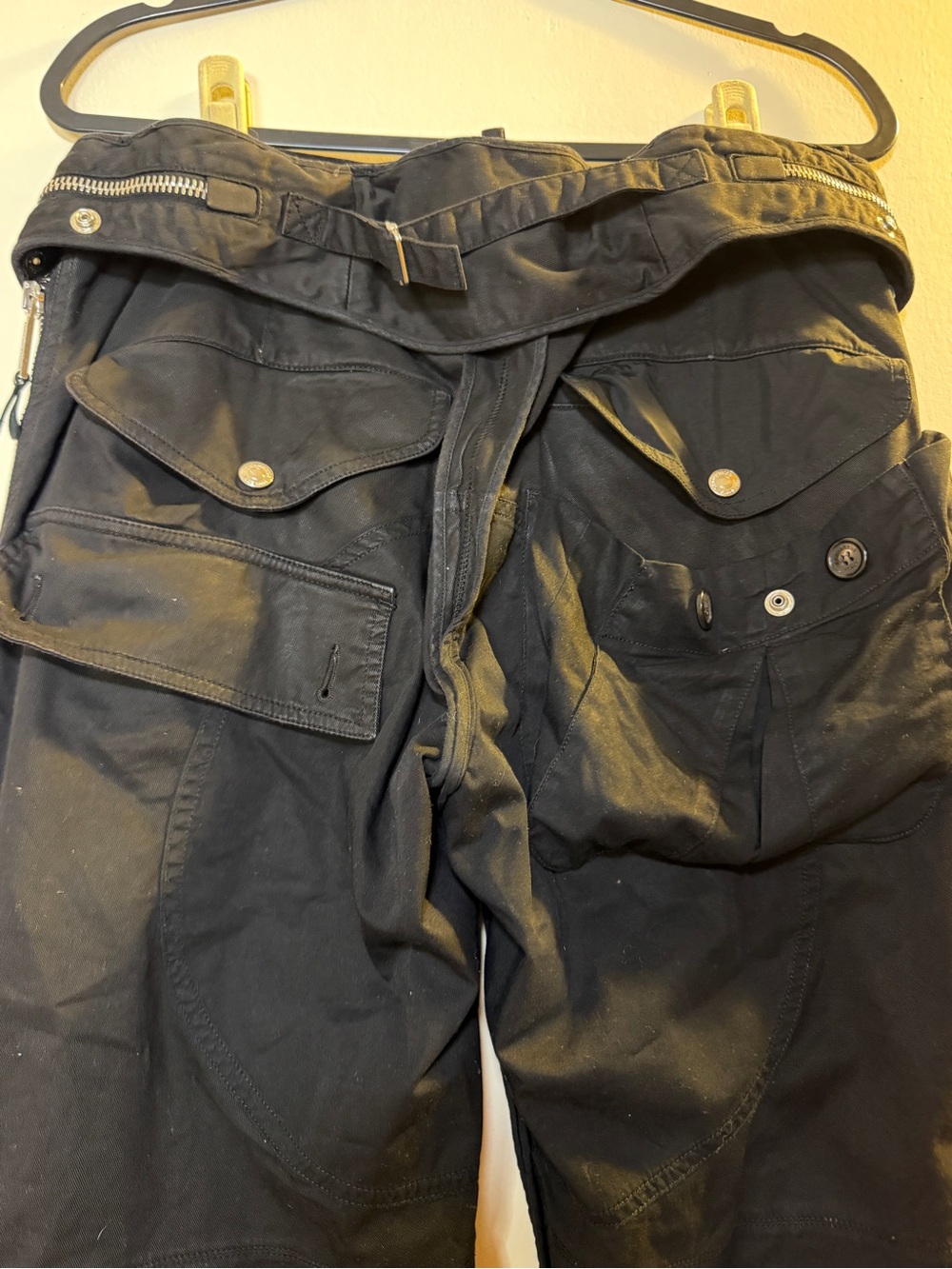 DSQUARED2 Black Multi-Pocket Cargo Pants for Men - Picture 7 of 13